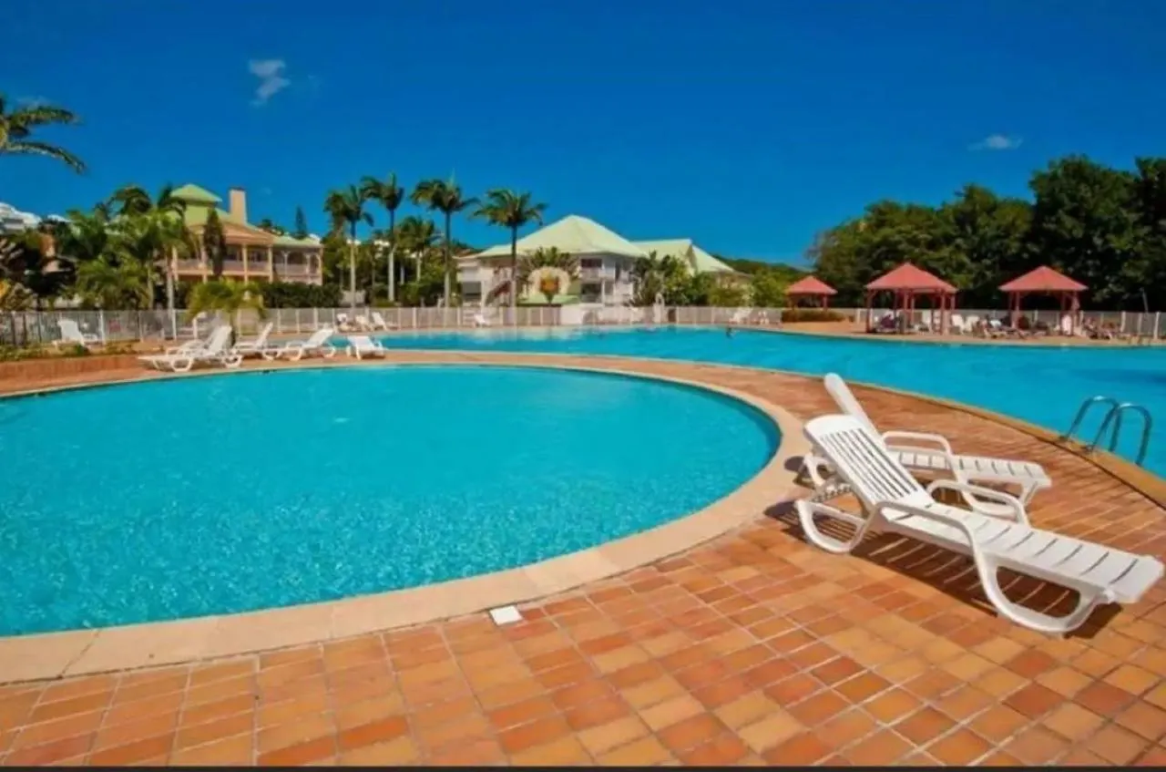 Appartamento Studio Mojito vue mer av cuve eau et accès plage et piscine ANSE DES ROCHERS Saint-Francois